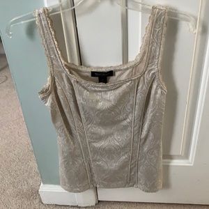 White House black market tank